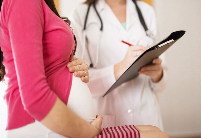 Vì sao cần tiêm ngừa uốn ván khi mang thai?