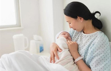 Cấy que tránh thai có gây mất sữa không?