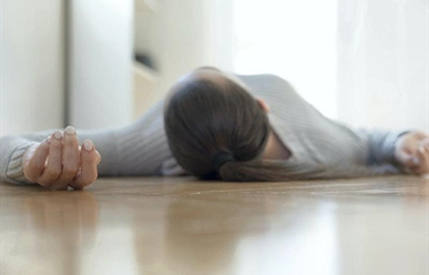 Những việc tuyệt đối không được làm khi sơ cứu người đột quỵ não
