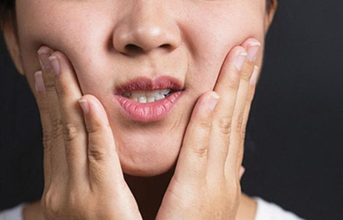 Lệch một bên hàm: Nguyên nhân và cách điều trị